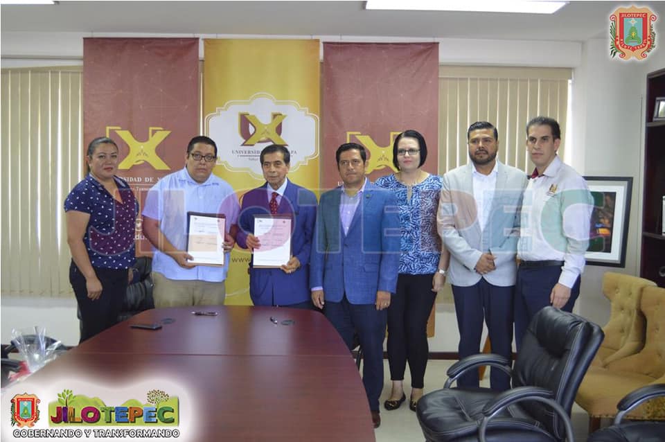 Firma de convenio con la UX.