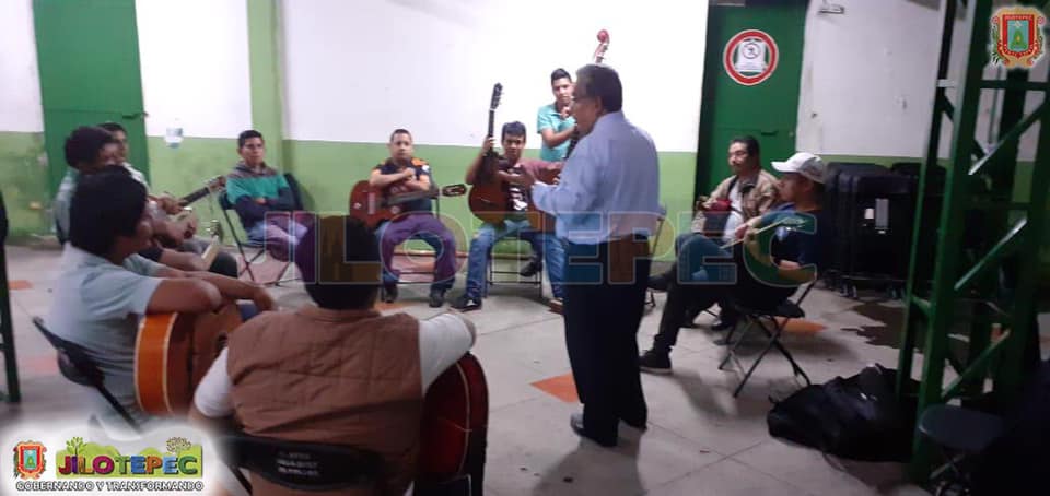 Apertura de la «Rondalla Sentimiento Romántico»