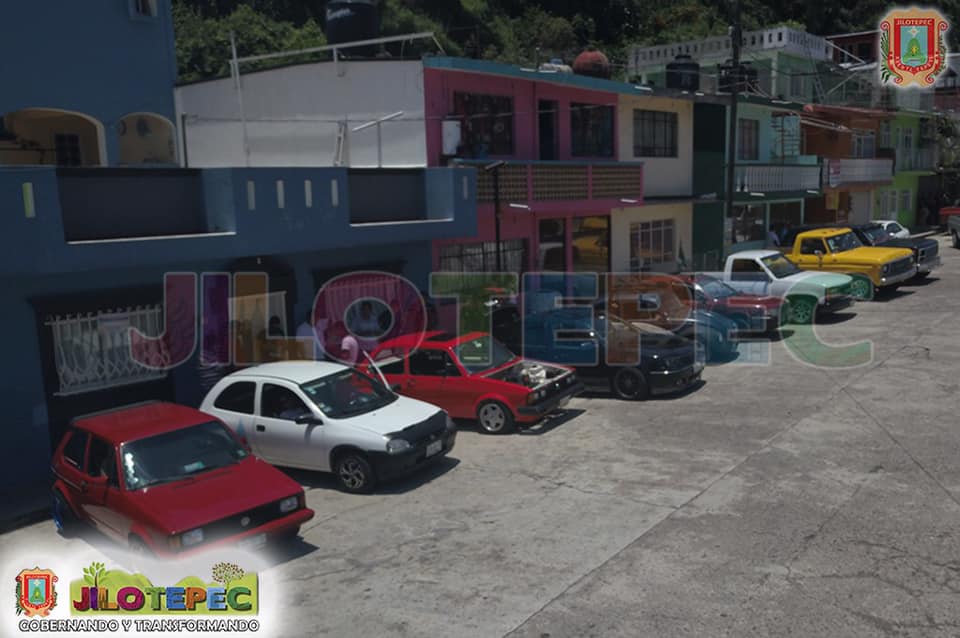 Caravana de Autos modificados.