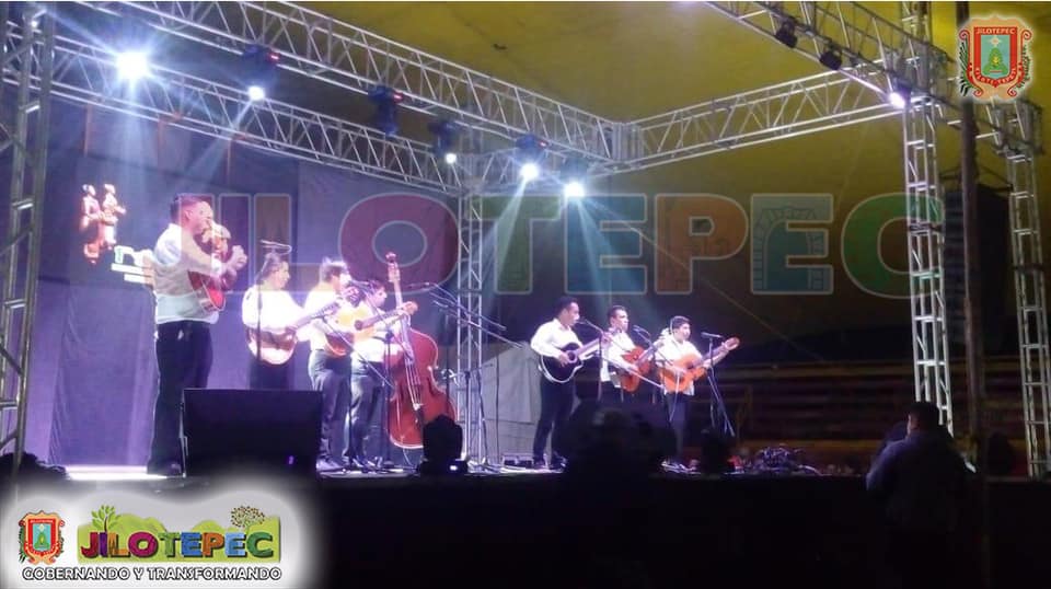 Rondalla Municipal Sentimiento Romántico de Jilotepec.